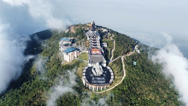 du-lich-tay-ninh-thu-hon-100-ti-dong-trong-4-ngay-nghi-tet-duong-lich-voi-130-000-luot-khach