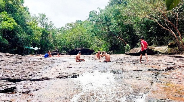 phu-quoc-can-co-them-tour-tuyen-du-lich-gan-voi-nui-rung-phuc-vu-du-khach