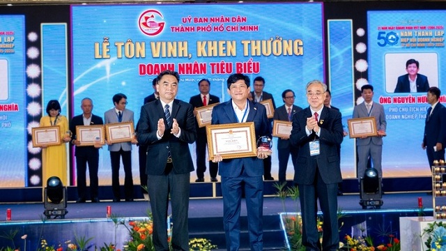 dau-an-satra-tai-ngay-hoi-ton-vinh-doanh-nghiep-viet