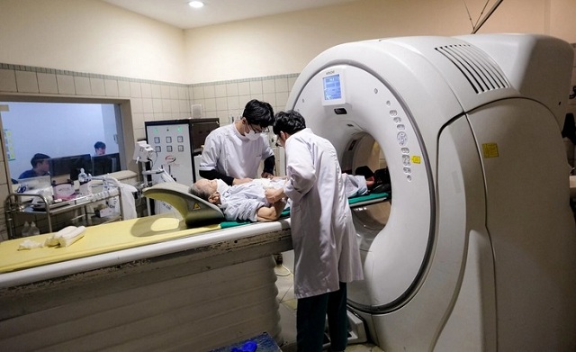 cham-soc-suc-khoe-lien-tuc-cho-nguoi-dan-chuyen-trong-tam-tu-chua-benh-sang-phong-benh