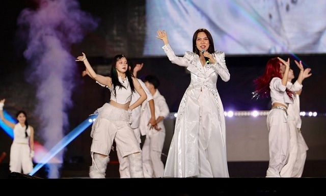 nam-du-lich-quoc-gia-2025-nganh-du-lich-hue-thu-hon-13-000-ti-dong