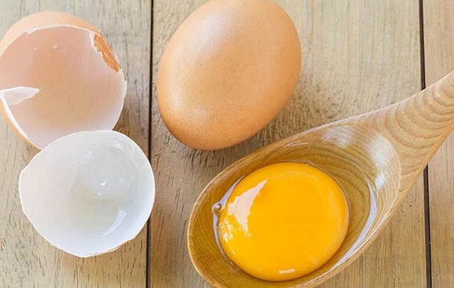 ai-can-bo-sung-vitamin-va-thuc-pham-bo-sung-loai-nao-nen-su-dung