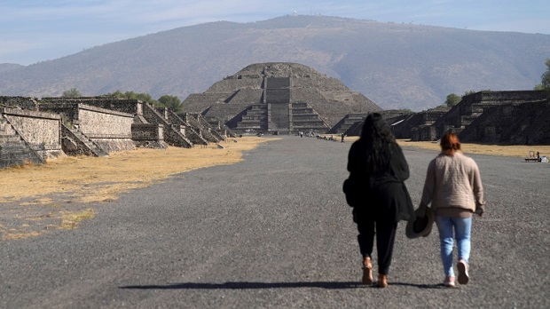 cac-kim-tu-thap-teotihuacan-o-mexico-don-khach-tro-lai