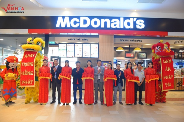 McDonalds-tan-phu-3