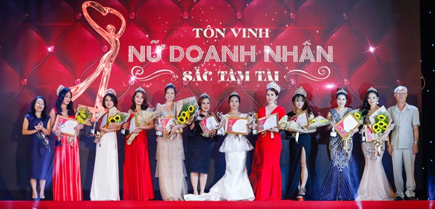 top10-nu-doanh-nhan-sac-tam-tai-2018-13