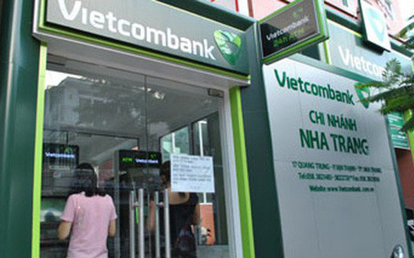 vietcombank-dung-tang-phi-rut-atm-vanhoadoanhnhan