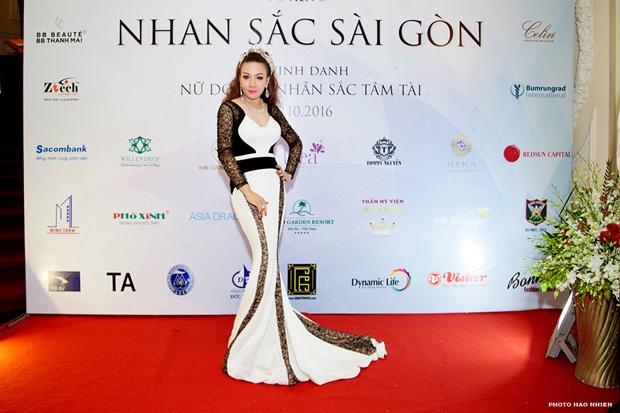 10-hktt-truong-anh-hong-vhdn-duoc-vinh-danh-nu-doanh-nhan-sc-tam-tai