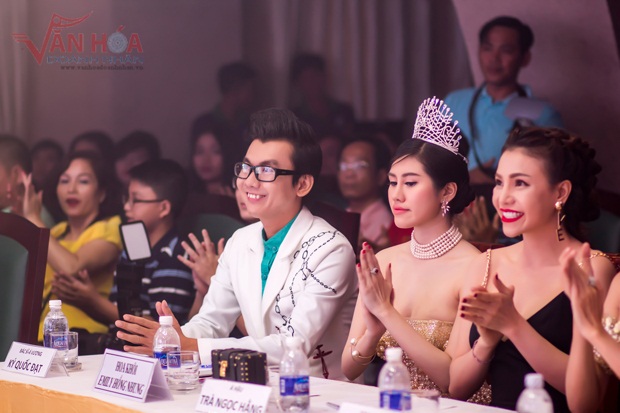 ky-quoc-dat-lam-giam-khao-wshowbiz-14