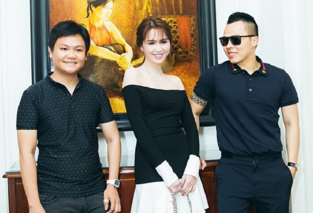 ngoc-trinh-sim-gia-khung