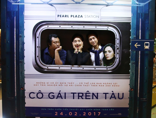 1-co-gai-tren-tau