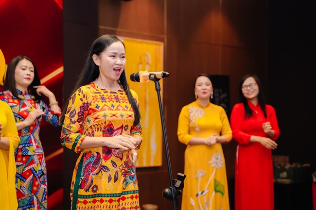 Cô Nguyễn Thương, từ câu chuyện chữa lành đến nhà thực hành NLP