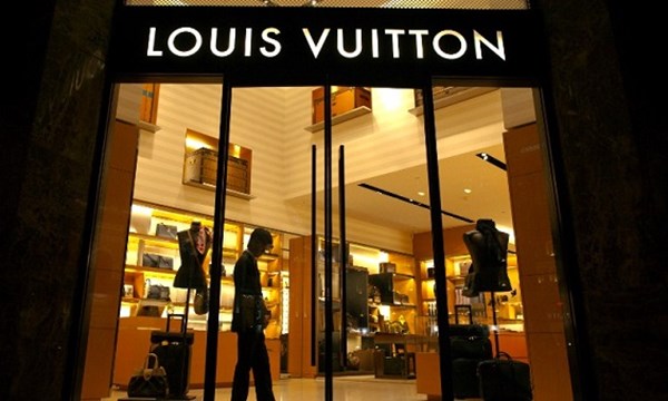 louis-vuitton-ton-thuong-nang-truoc-su-sup-do-cua-chung-khoan-trung-quoc-van-hoa-doanh-nhan