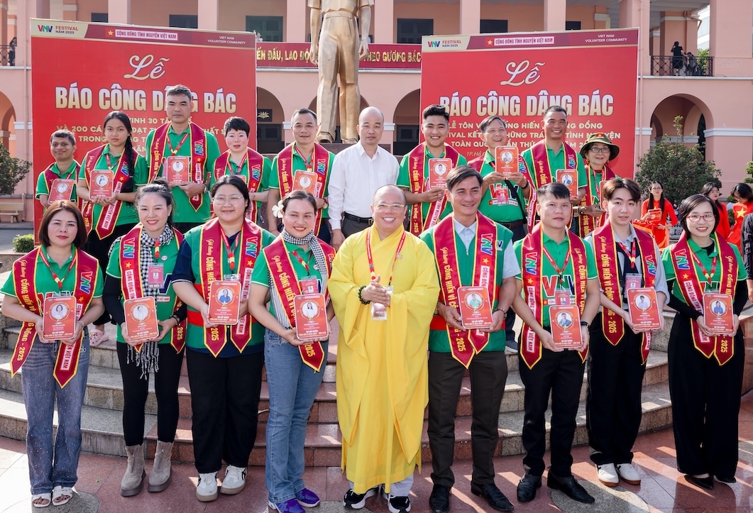 Gala-ket-noi-nhung-trai-tim-tinh-nguyen-VNV-lan-VIII-8a