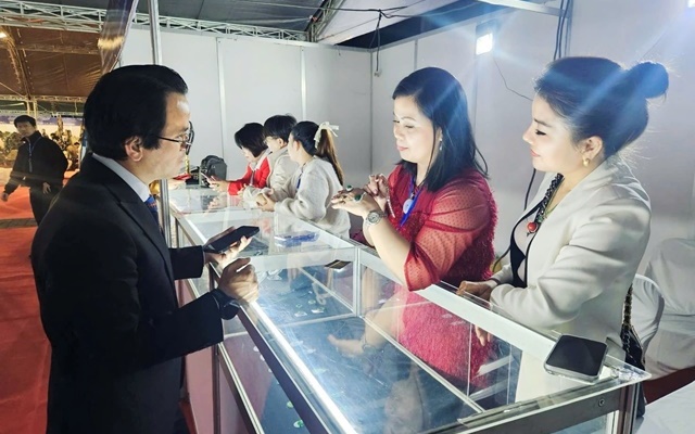 nu-doanh-nhan-goc-viet-nguyen-thi-thu-ha5