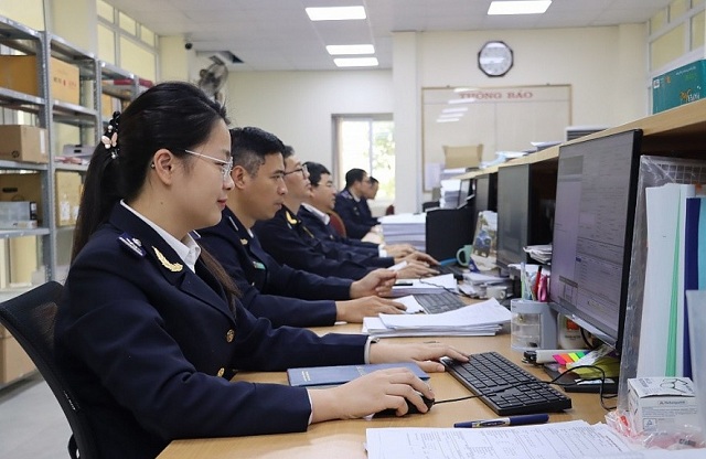 hai-quan-ra-cong-van-khan-bao-dam-thong-suot-xuat-nhap-khau-khi-he-thong-tam-dung
