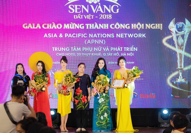 sen-vang-dat-viet-stella-chang-phan-minh-huyen-1