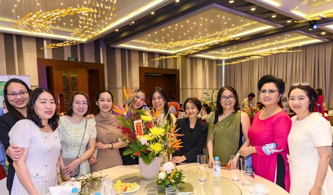 hawee-chi-hoi-phat-trien-khai-xuan-don-loc-2026--viet-tiep-hanh-trinh-tien-phong-va-ket-noi-thinh-vuong-vanhoadoanhnhan-10