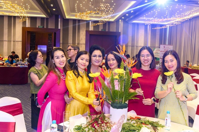 hawee-chi-hoi-phat-trien-khai-xuan-don-loc-2026--viet-tiep-hanh-trinh-tien-phong-va-ket-noi-thinh-vuong-vanhoadoanhnhan-11