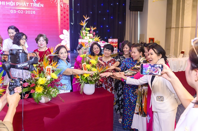 hawee-chi-hoi-phat-trien-khai-xuan-don-loc-2026--viet-tiep-hanh-trinh-tien-phong-va-ket-noi-thinh-vuong-vanhoadoanhnhan-12