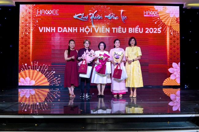 hawee-chi-hoi-phat-trien-khai-xuan-don-loc-2026--viet-tiep-hanh-trinh-tien-phong-va-ket-noi-thinh-vuong-vanhoadoanhnhan-37