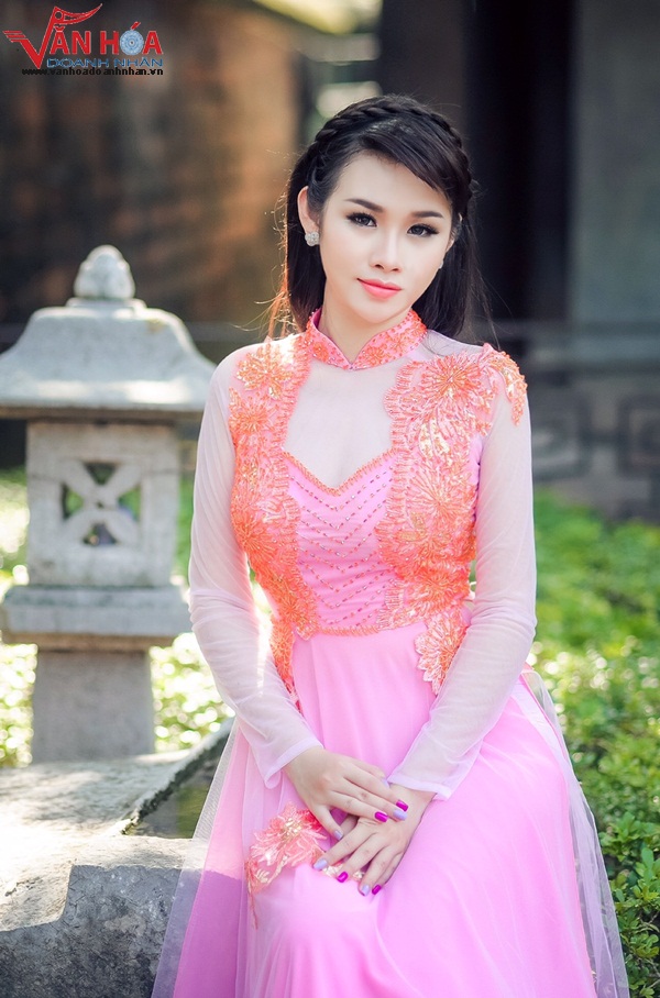 thanh-trang-ao-dai-hong-8