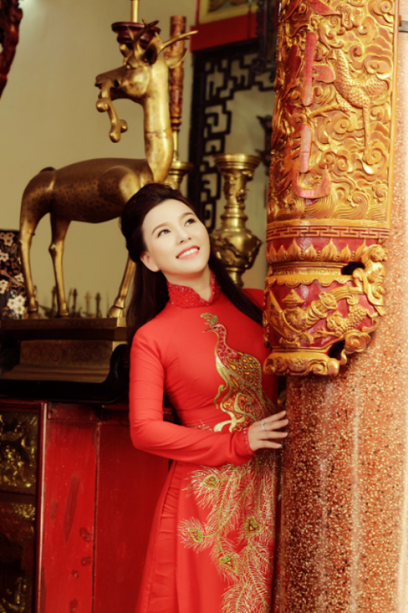 4-hoang-oanh-thoi-lan-gio-moi-vao-nhac-bolero-van-hoa-doanh-nhan