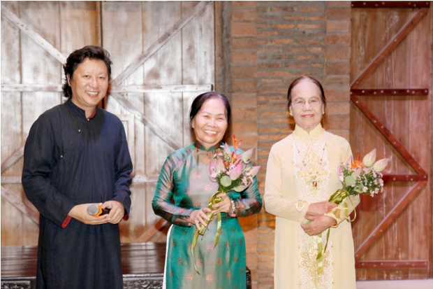 vhdn-trien-lam-ao-dai-VN-2
