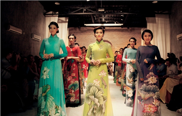 vhdn-trien-lam-ao-dai-VN-6
