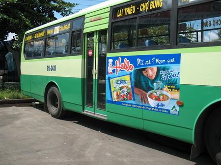 quang-cao-xe-bus