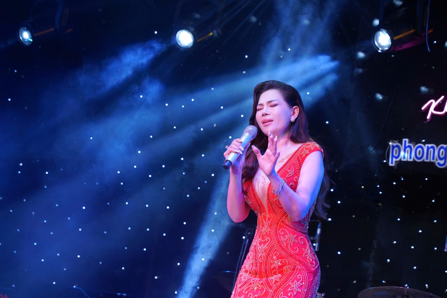 cs-ha-ngoc-nhung-24